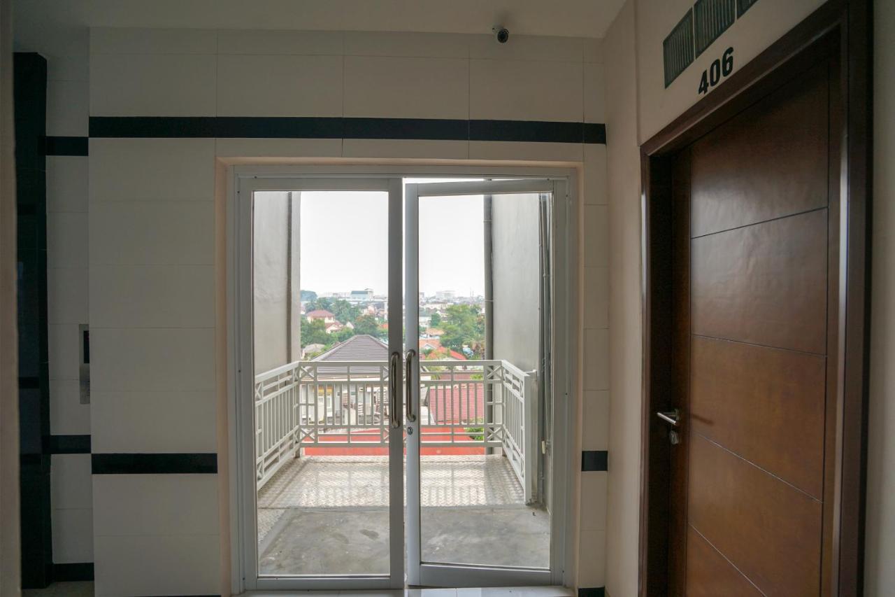 Oyo 616 Express Inn Palembang Extérieur photo