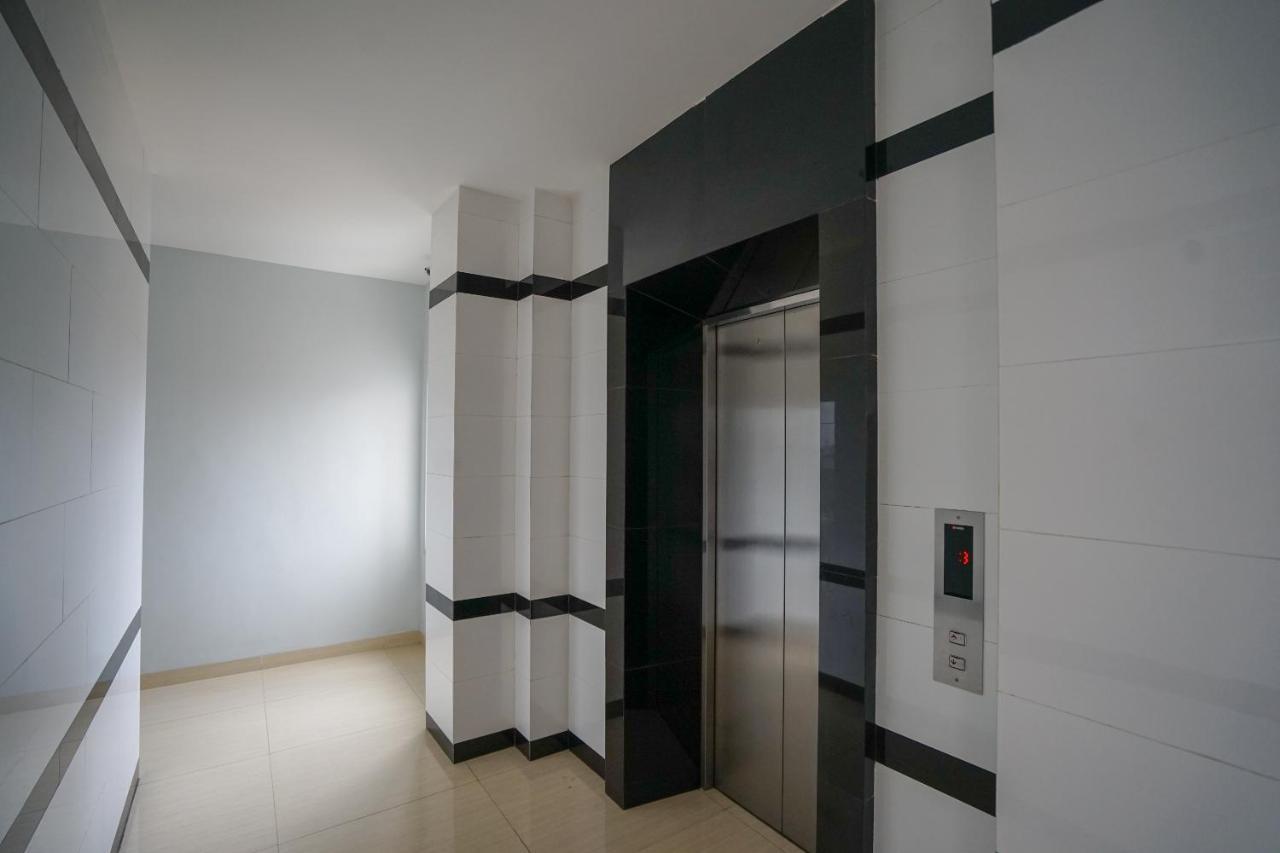 Oyo 616 Express Inn Palembang Extérieur photo